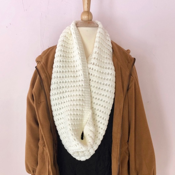 Sweet Xylia Accessories - Ivory Infinity Scarf